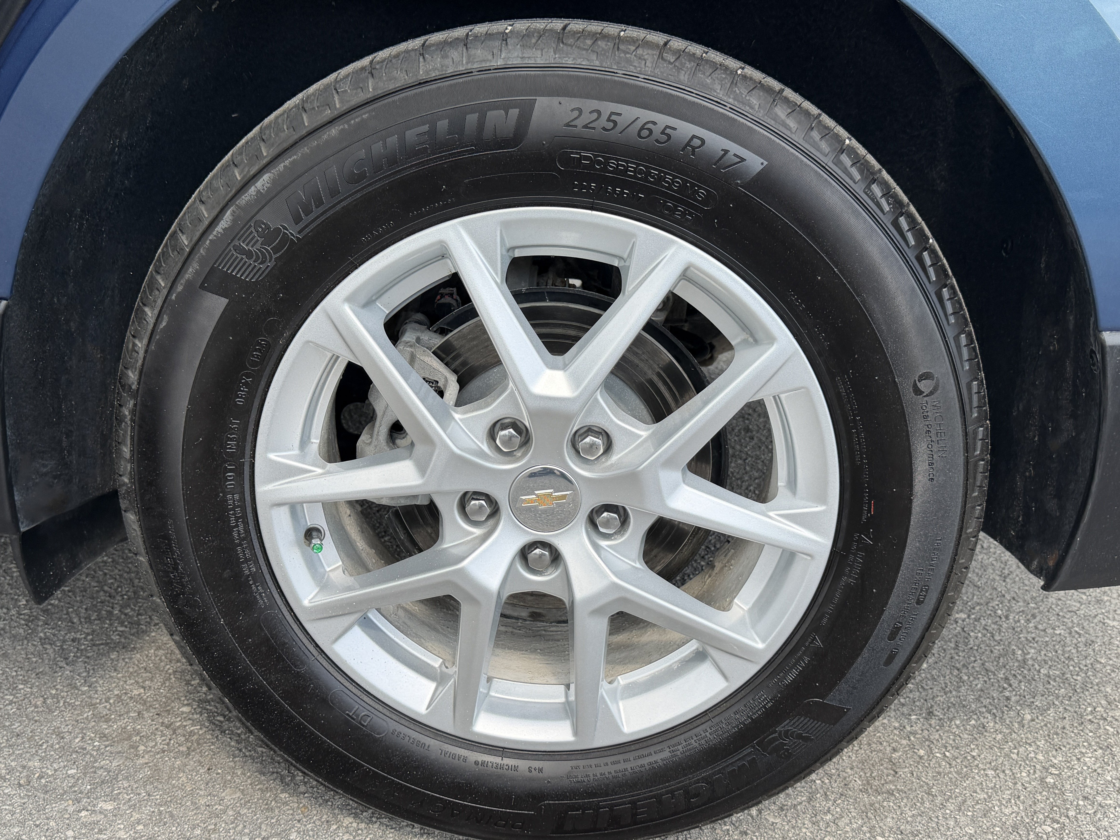 Used 2024 Chevrolet Equinox LT FWD image 13