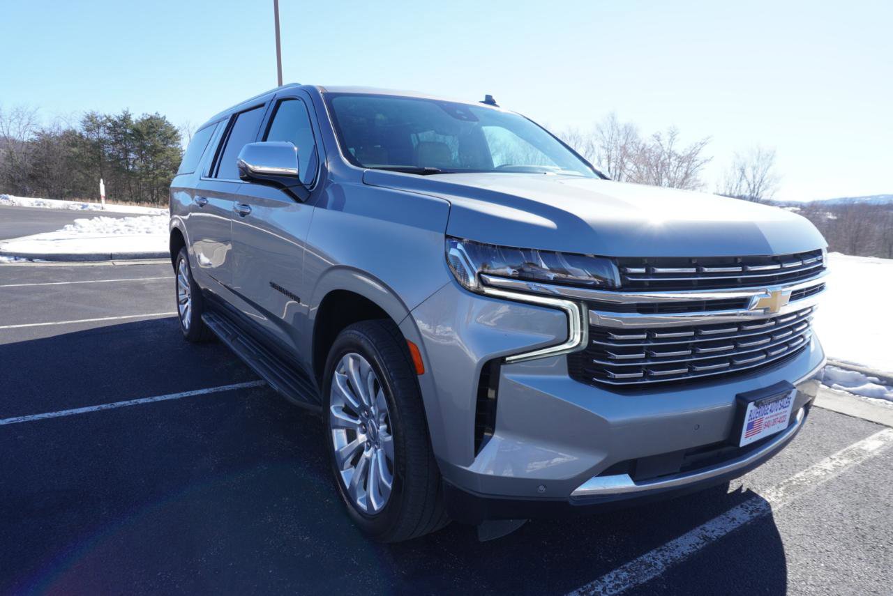 Used 2023 Chevrolet Suburban Premier image 11