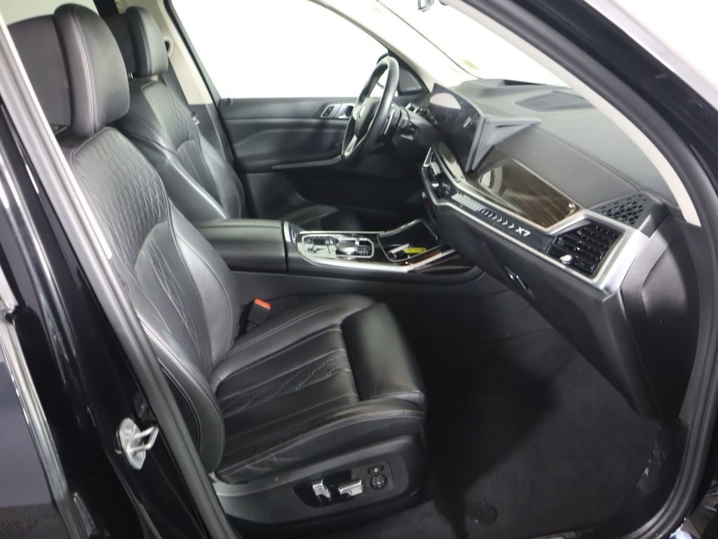 Used 2023 BMW X7 xDrive40i w/ Premium Package AWD/4WD image 31