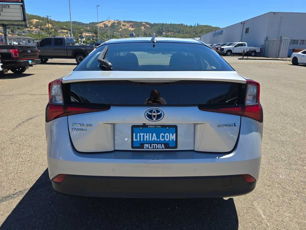 Used 2020 Toyota Prius LE AWD/4WD image 4