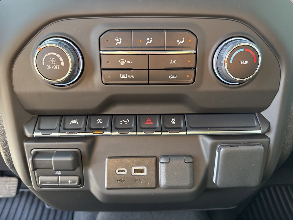 Used 2025 Chevrolet Silverado 1500 Custom image 18