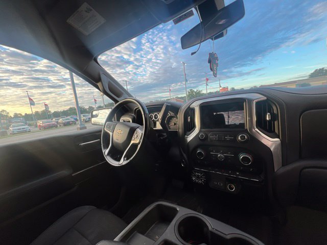 Used 2022 Chevrolet Silverado 1500 LT AWD/4WD image 7