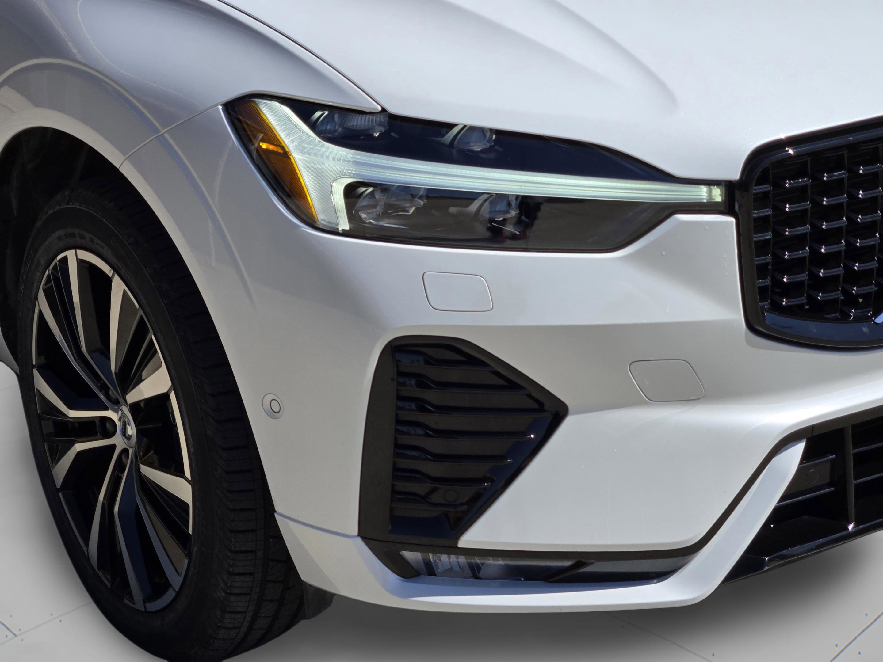 Used 2024 Volvo XC60 B5 Plus w/ Protection Package Premier image 13