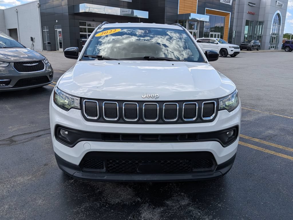 Used 2022 Jeep Compass Latitude AWD/4WD image 2