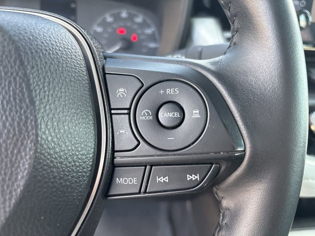 Used 2024 Toyota Corolla SE image 18