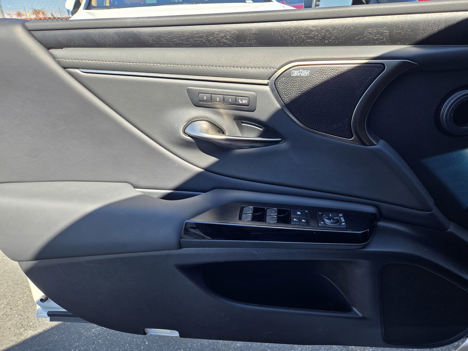 Certified 2024 Lexus ES 300h w/ Accessory Package (Z2) FWD image 26