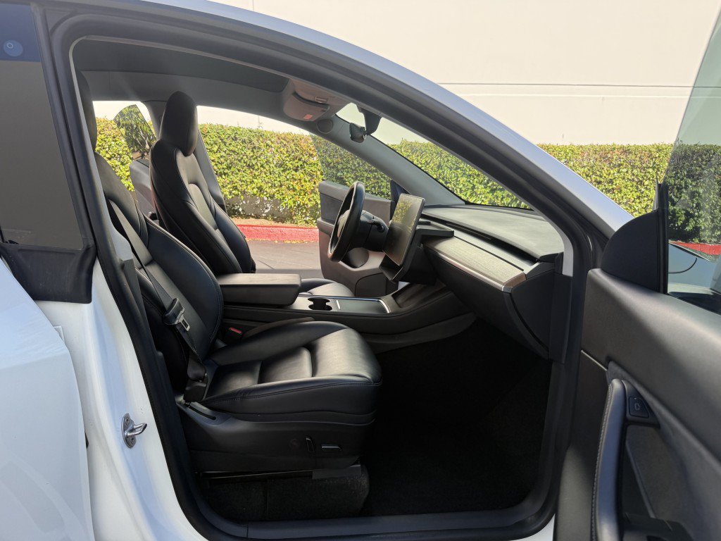 Used 2022 Tesla Model Y Long Range AWD/4WD image 12