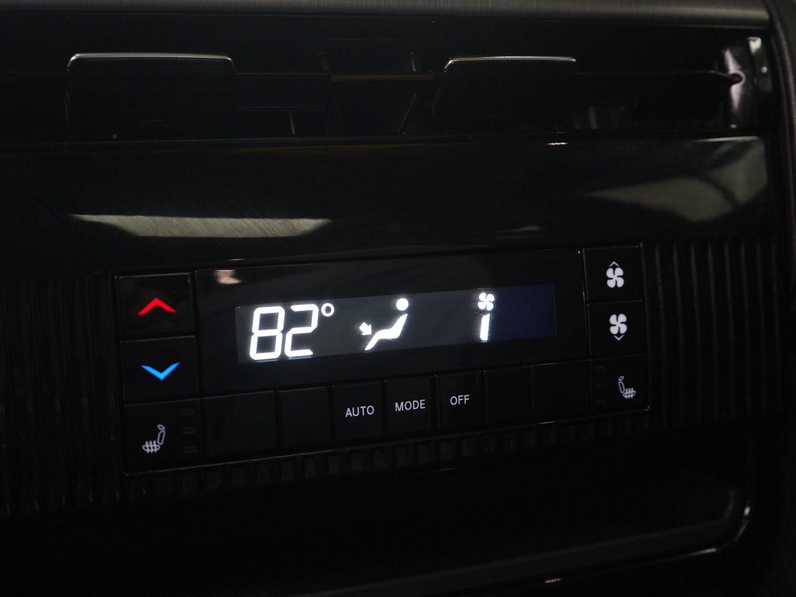 Used 2024 Jeep Wagoneer Series II image 20