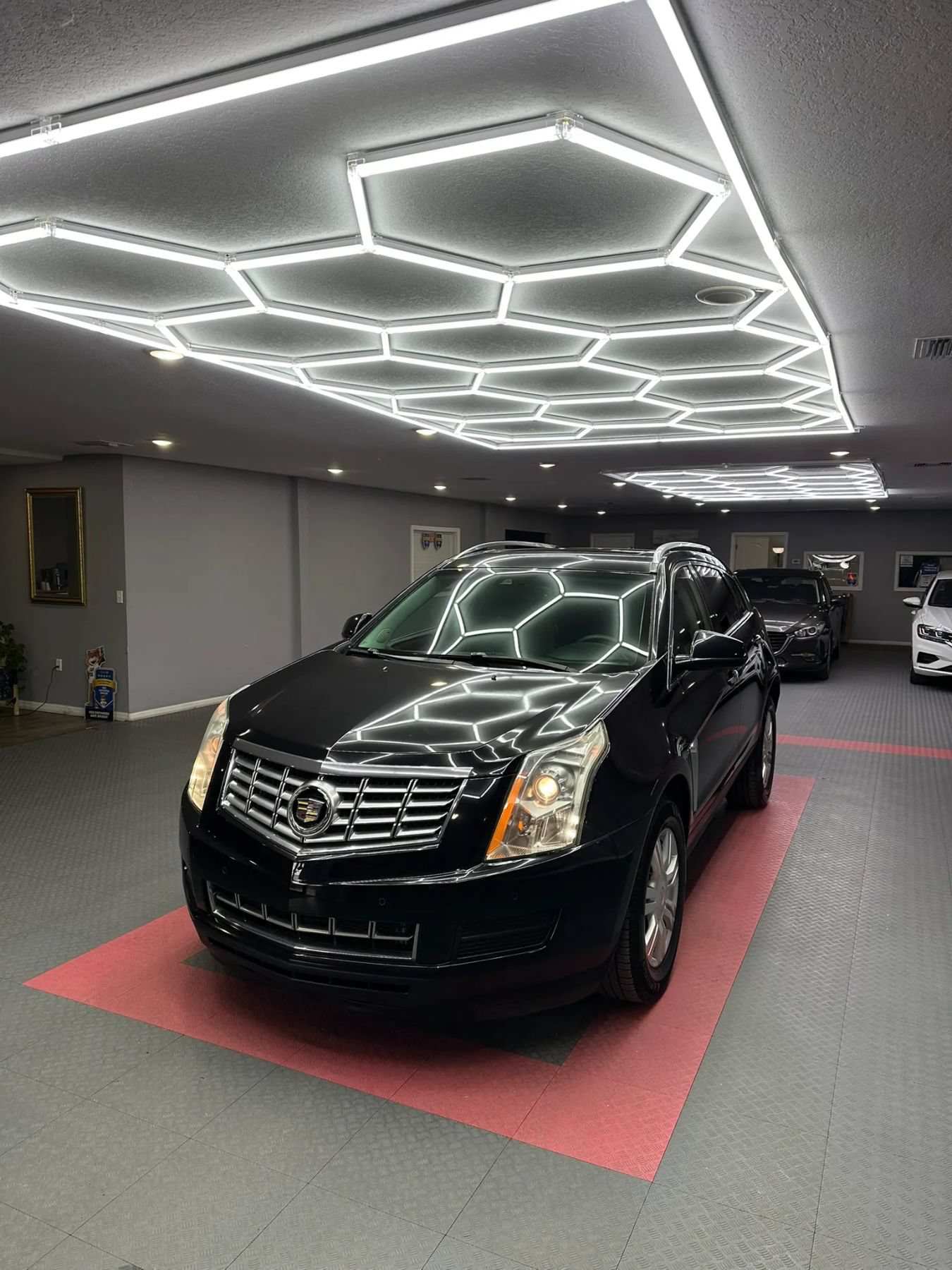Used 2013 Cadillac SRX Luxury w/ Driver Awareness Package FWD image 2