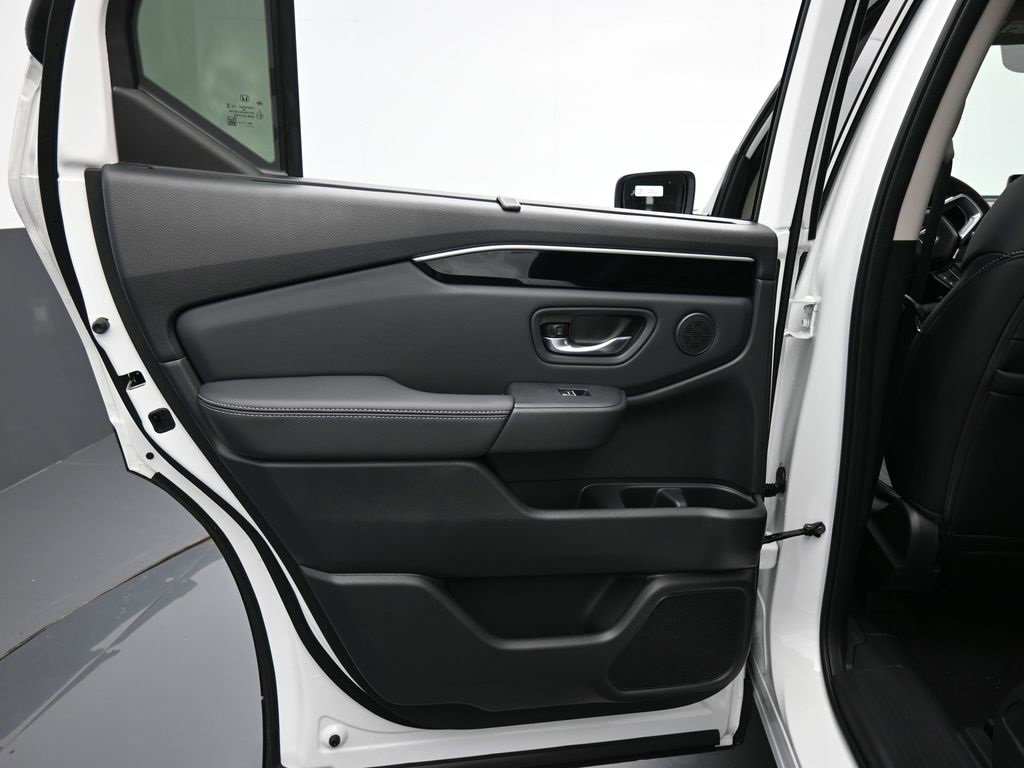 New 2025 Honda Pilot Touring image 35