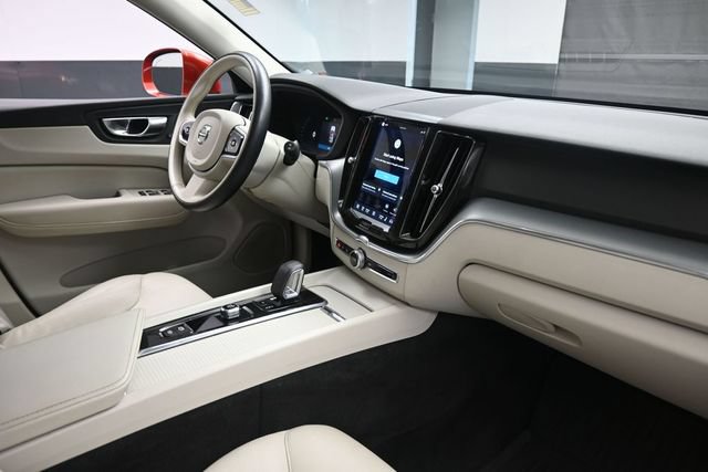 Used 2023 Volvo XC60 B5 Core w/ Climate Package FWD image 27