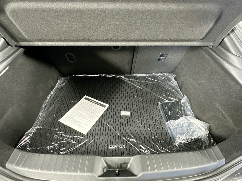 New 2026 MAZDA MAZDA3 Hatchback w/Premium Plus Pkg image 33