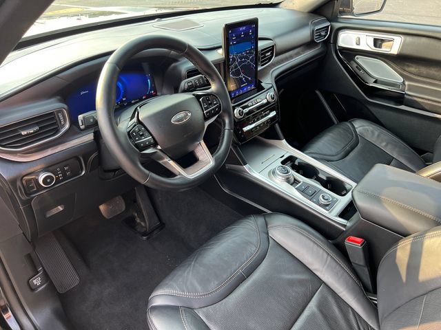 Certified 2023 Ford Explorer Platinum w/ Technology Package AWD/4WD image 29