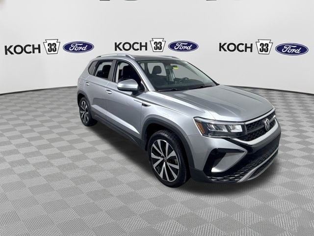 Used 2022 Volkswagen Taos SE image 2