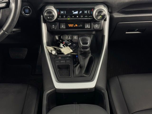Used 2022 Toyota RAV4 XLE Premium image 25