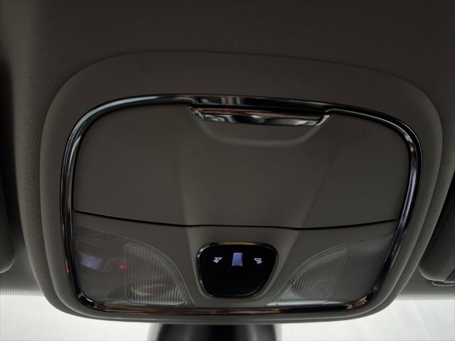 Used 2020 Jeep Cherokee Trailhawk w/ Cold Weather Group image 28