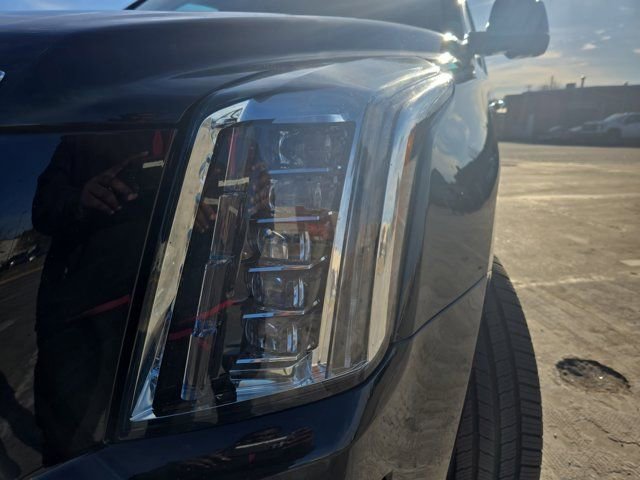 Used 2018 Cadillac Escalade Platinum image 31
