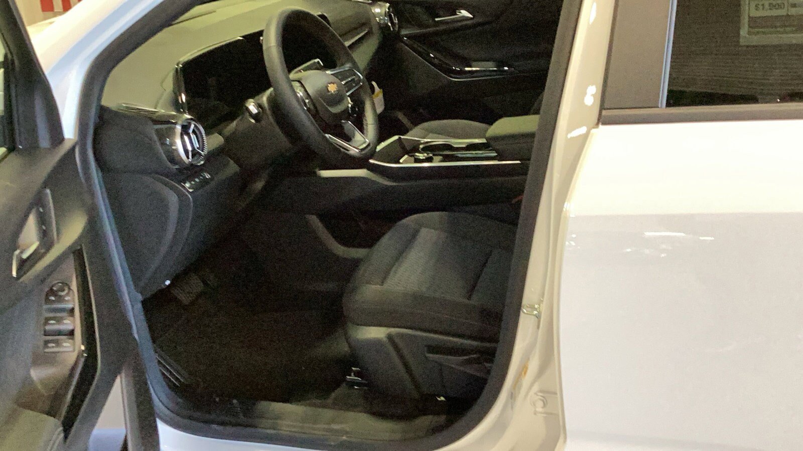 New 2026 Chevrolet Equinox LT AWD/4WD image 10