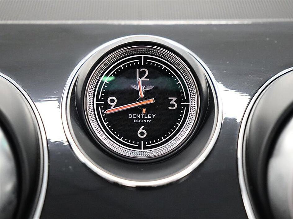 Used 2019 Bentley Bentayga AWD/4WD image 30