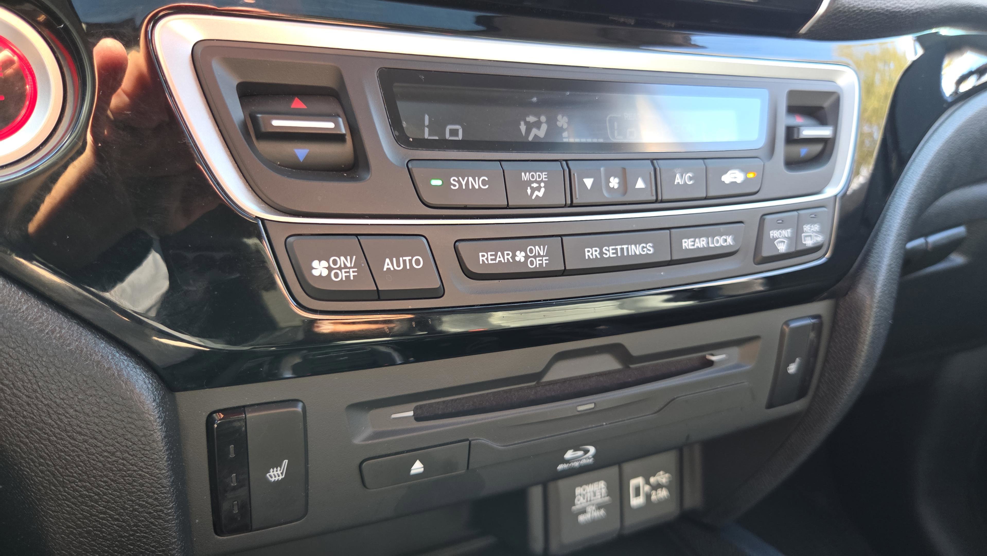 Used 2021 Honda Pilot Touring image 32