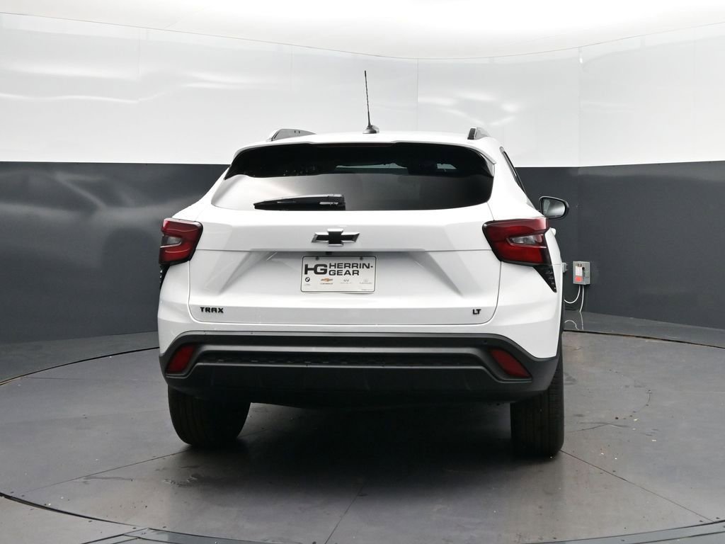 New 2026 Chevrolet Trax LT w/ Driver Confidence Package FWD image 6