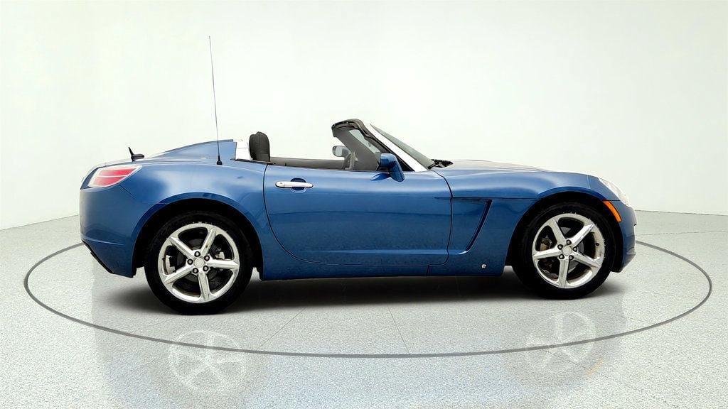 Used 2007 Saturn Sky RWD image 4