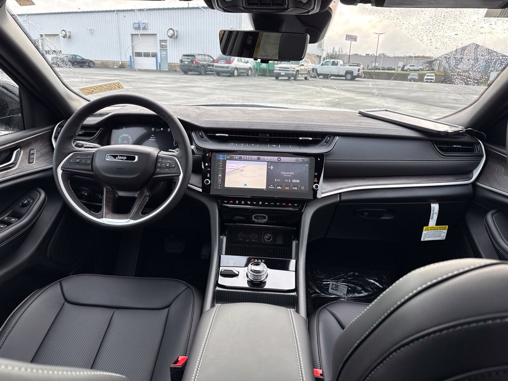 New 2027 Jeep Grand Cherokee L Limited AWD/4WD image 16