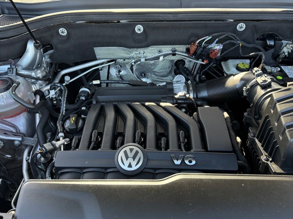 Certified 2022 Volkswagen Atlas Cross Sport SE image 28