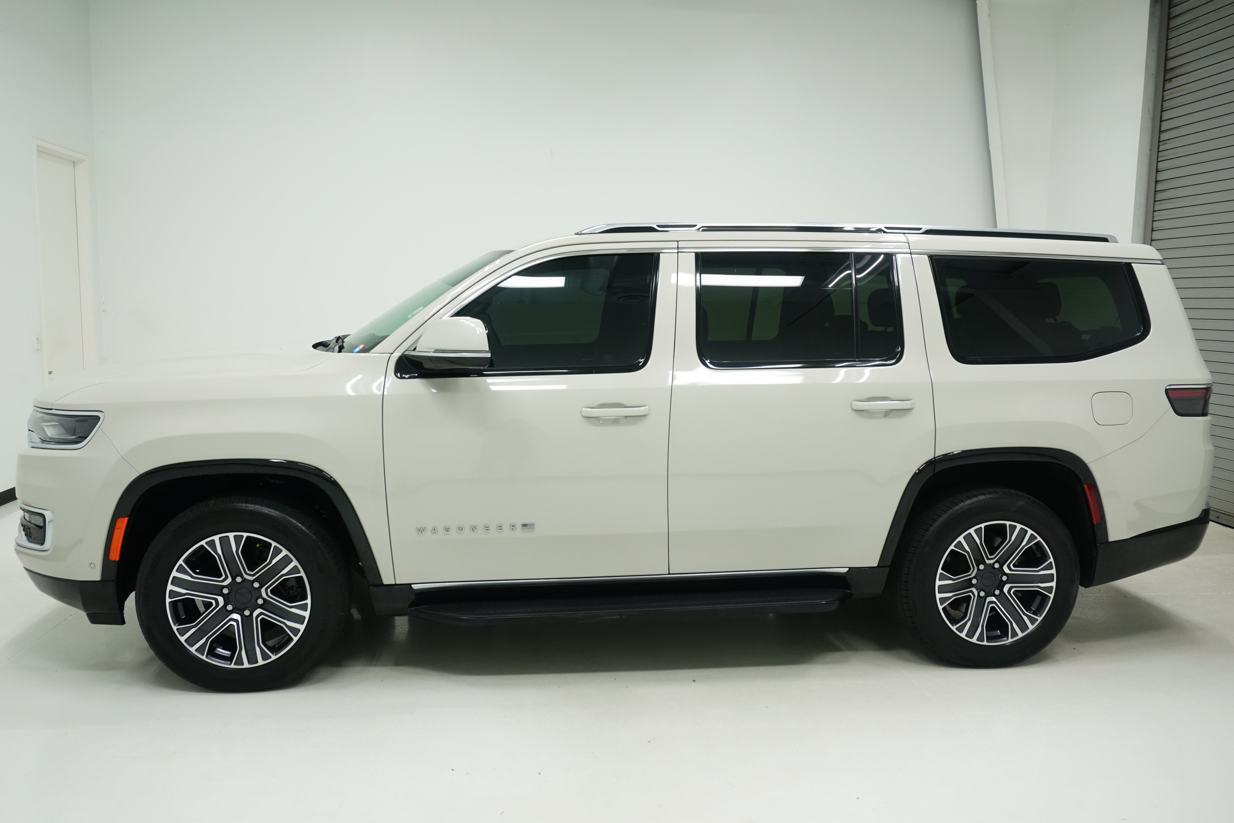 Used 2022 Jeep Wagoneer Series III AWD/4WD image 7