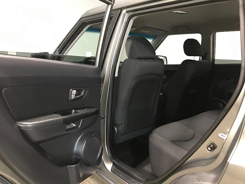 Used 2011 Kia Soul + FWD image 18