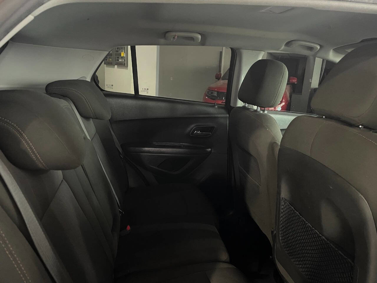 Used 2020 Chevrolet Trax LT image 24