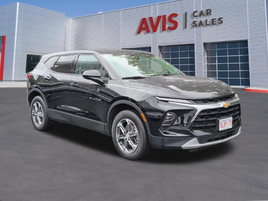 Used 2025 Chevrolet Blazer LT AWD/4WD image 3