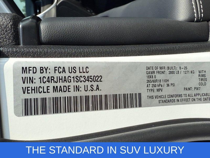 New 2025 Jeep Grand Cherokee Laredo X w/ Luxury Tech Group I image 17