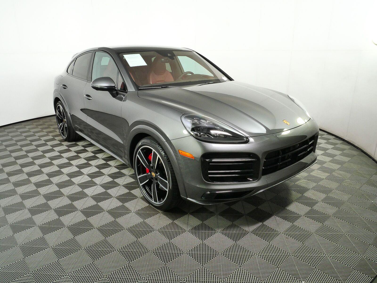 Used 2023 Porsche Cayenne GTS AWD/4WD image 25
