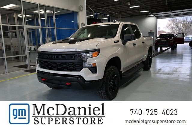 New 2026 Chevrolet Silverado 1500 Custom Trail Boss w/ LPO, Dark Essentials Package