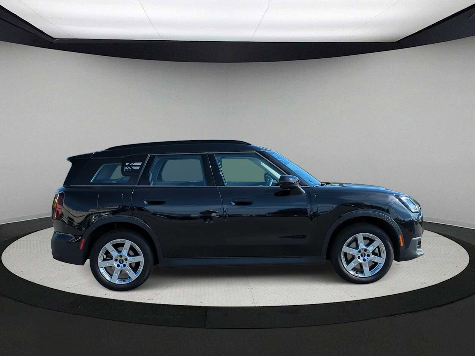 Certified 2025 MINI Cooper Countryman S image 9