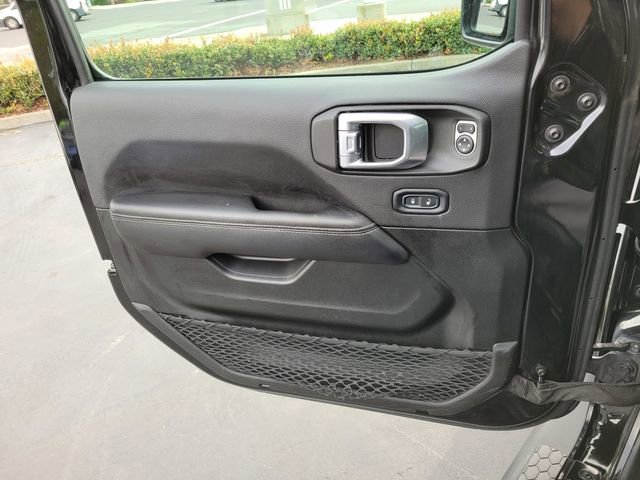 Used 2023 Jeep Wrangler Unlimited Sahara image 28