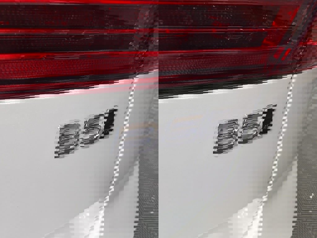 New 2025 Volvo XC60 B5 Plus w/ Protection Package Premier image 9