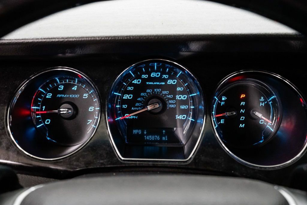 Used 2010 Ford Taurus Limited image 12