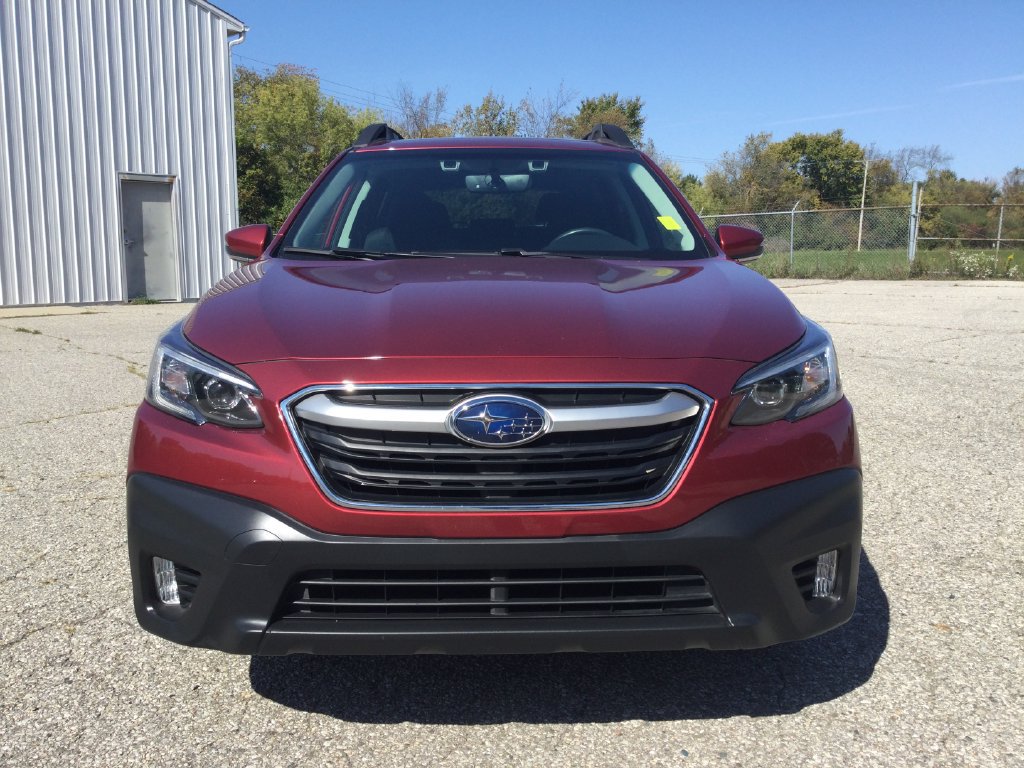 Used 2022 Subaru Outback Premium AWD/4WD image 2