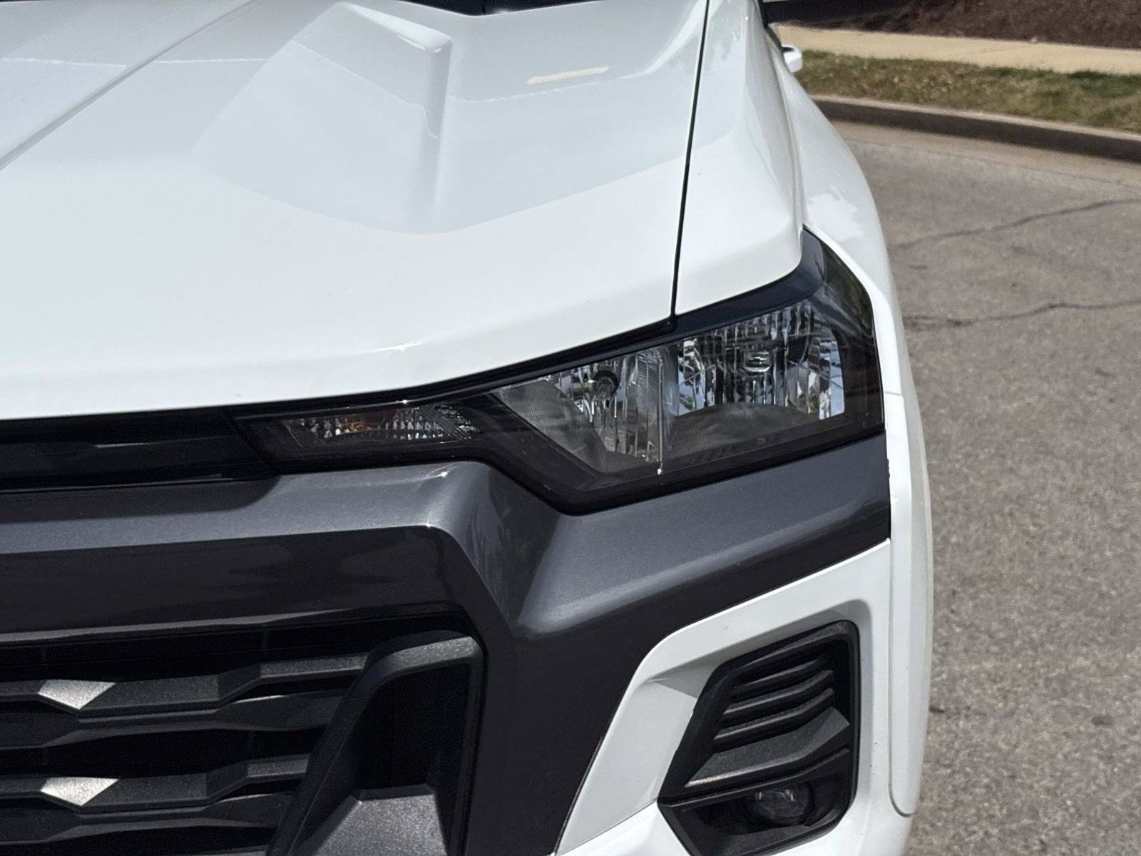 Used 2023 Chevrolet Colorado LT w/ LT Convenience Package II AWD/4WD image 11