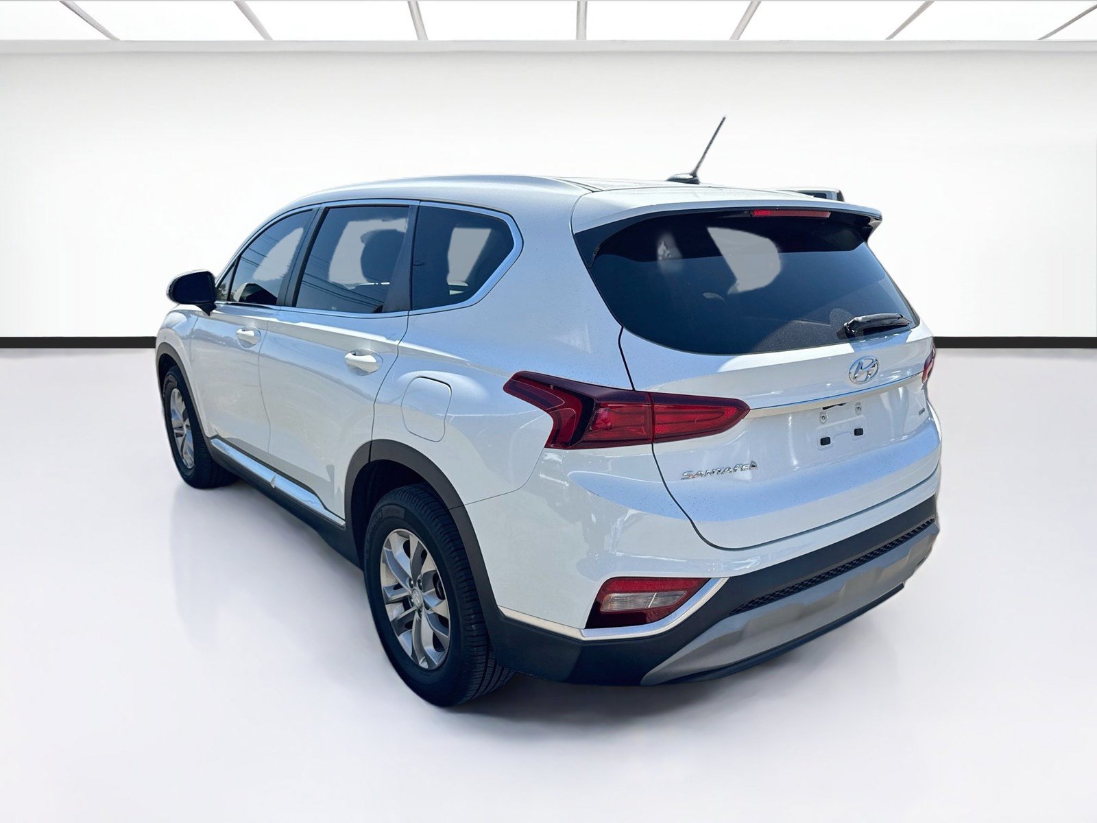 Used 2019 Hyundai Santa Fe SE AWD/4WD image 6