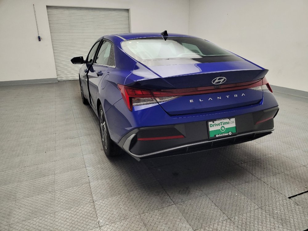 Used 2025 Hyundai Elantra SEL image 6