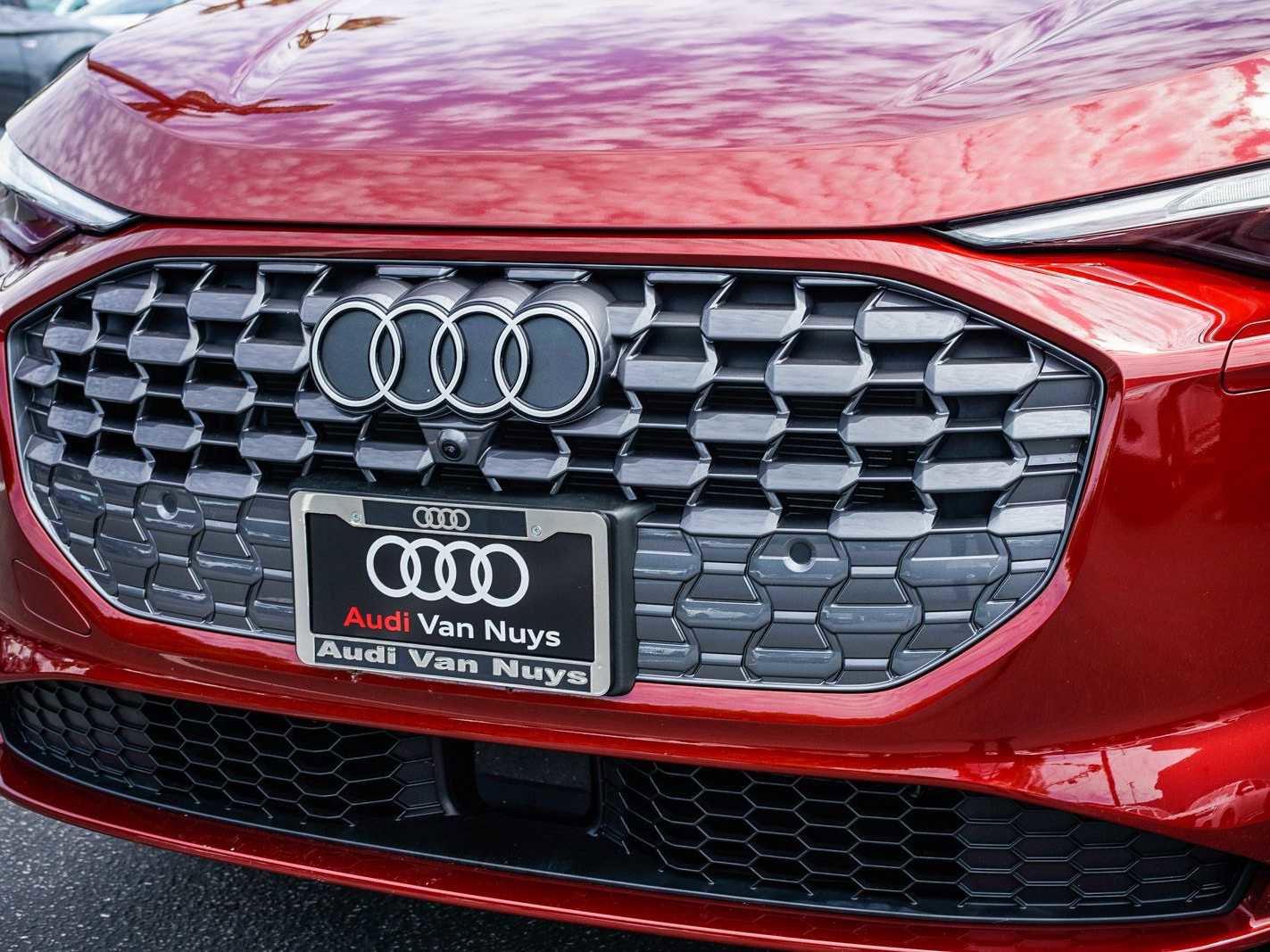 Used 2025 Audi Q5 Premium w/ Convenience Package AWD/4WD image 8