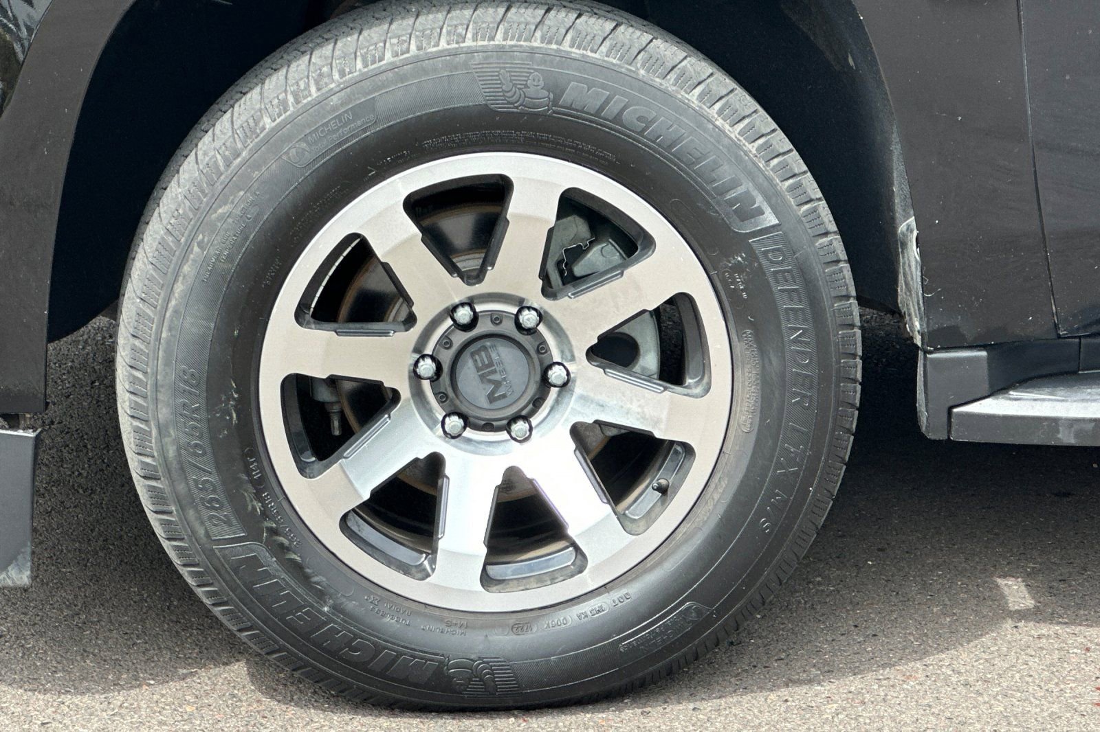 Used 2018 Chevrolet Suburban LT AWD/4WD image 25