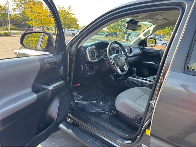 Used 2019 Toyota Tacoma SR5 image 2