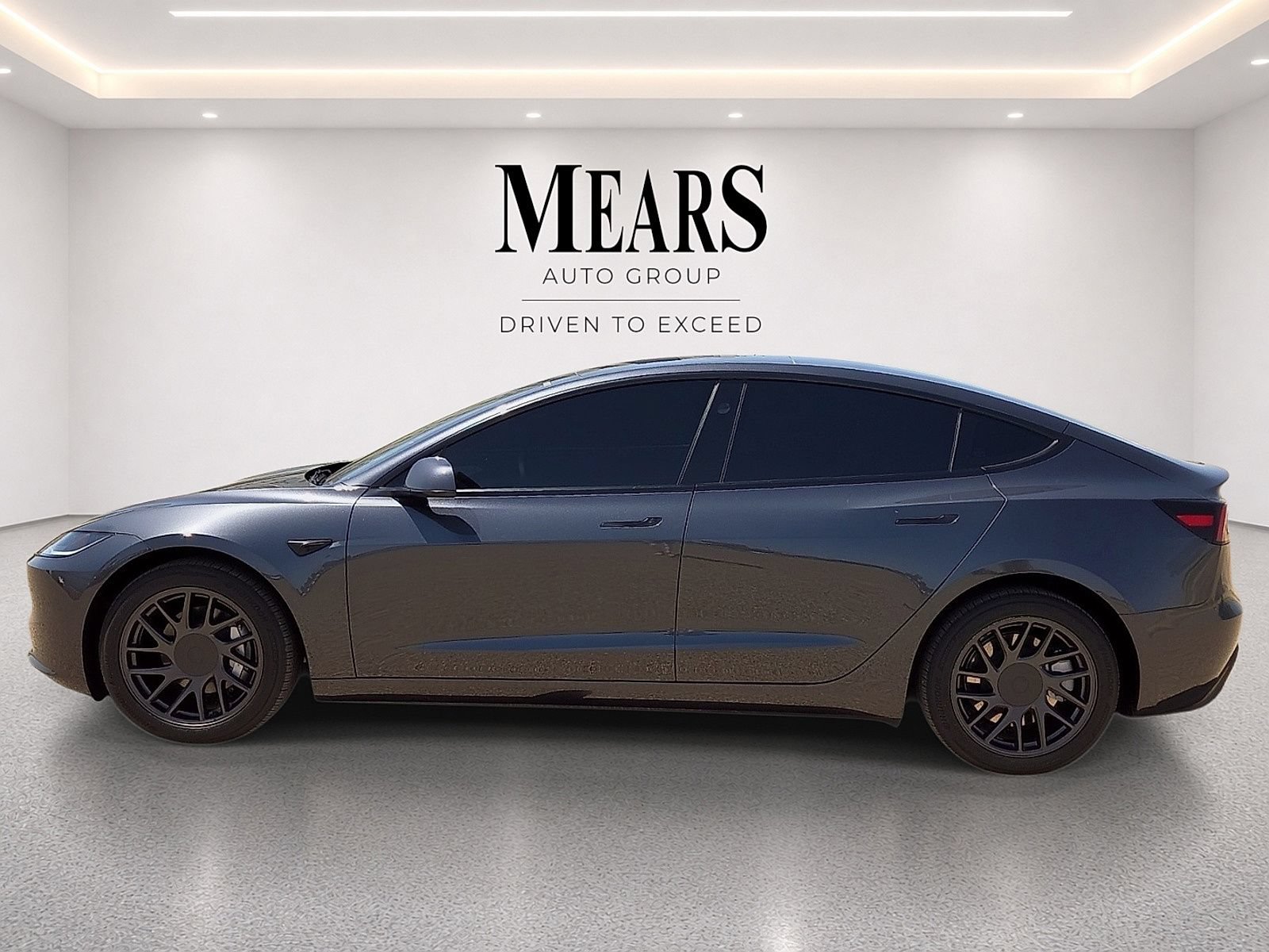 Used 2025 Tesla Model 3 Long Range AWD/4WD image 2