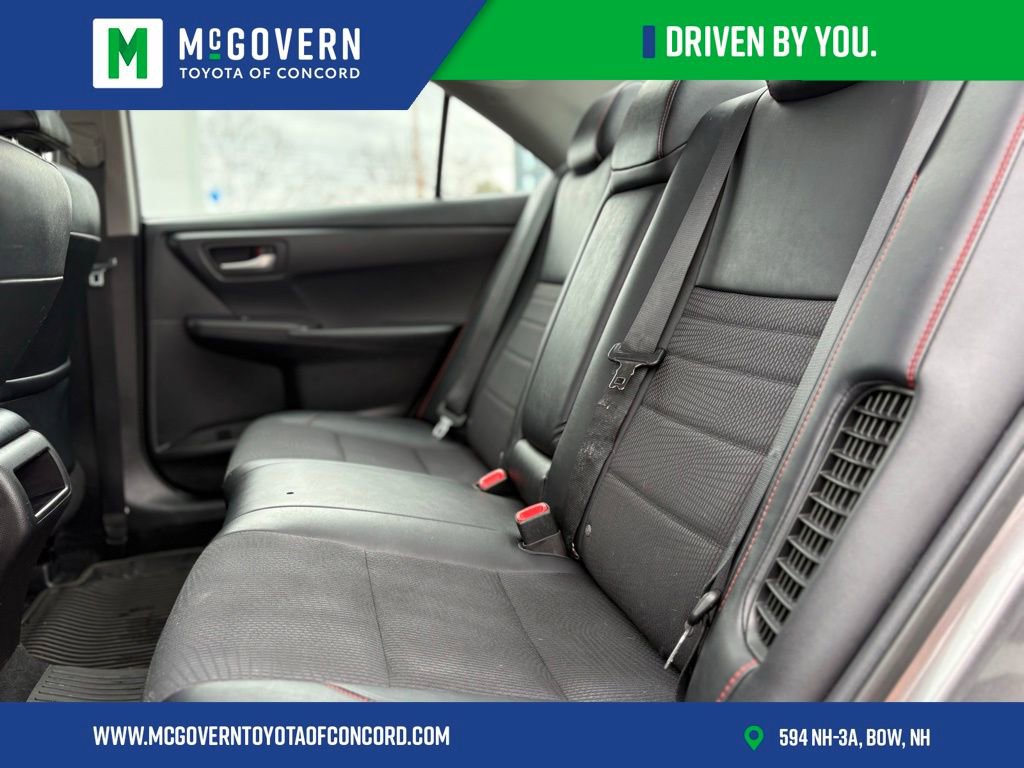 Used 2017 Toyota Camry SE w/ Moonroof Package FWD image 17