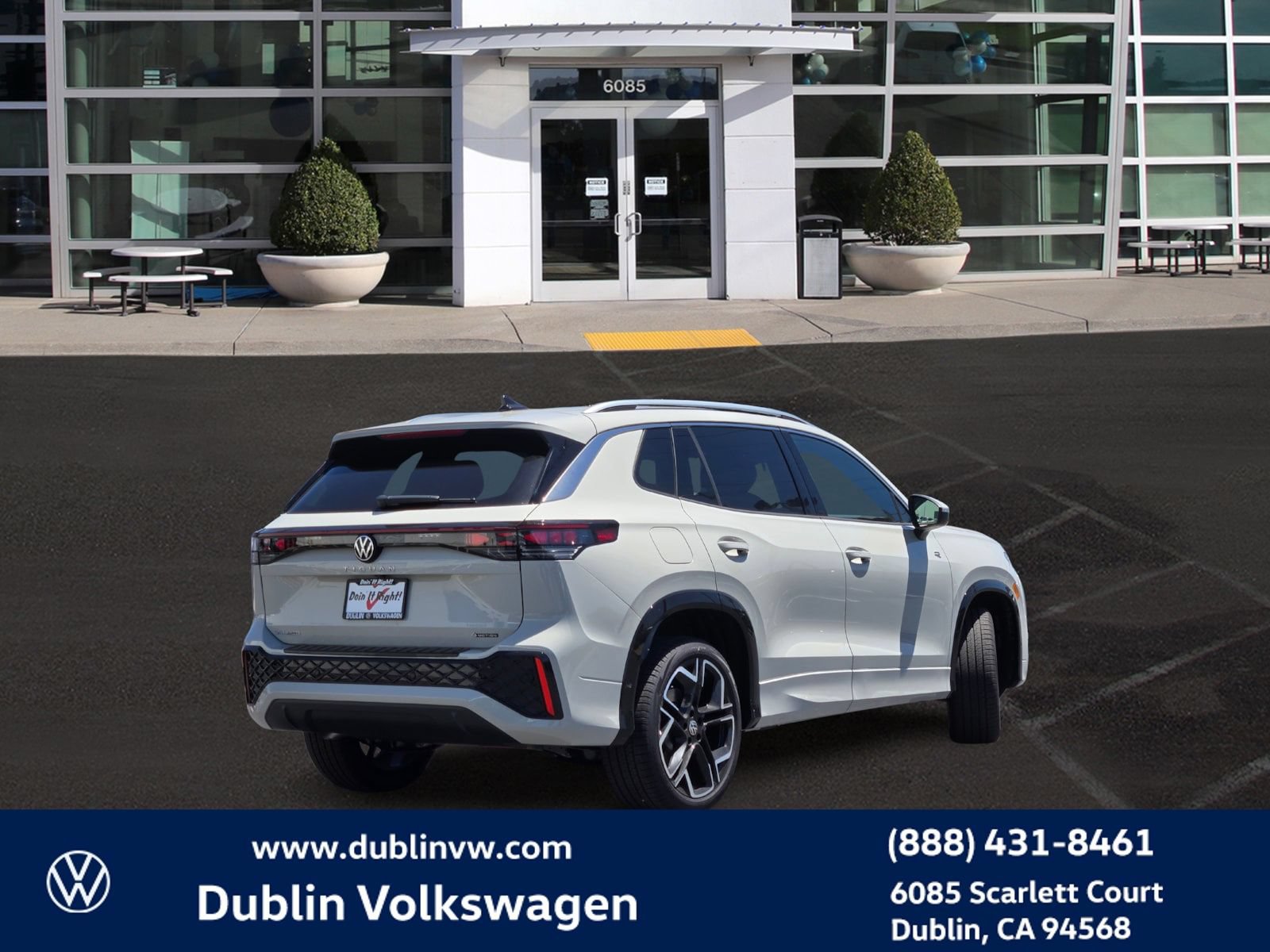 New 2026 Volkswagen Tiguan SEL R-Line AWD/4WD image 4