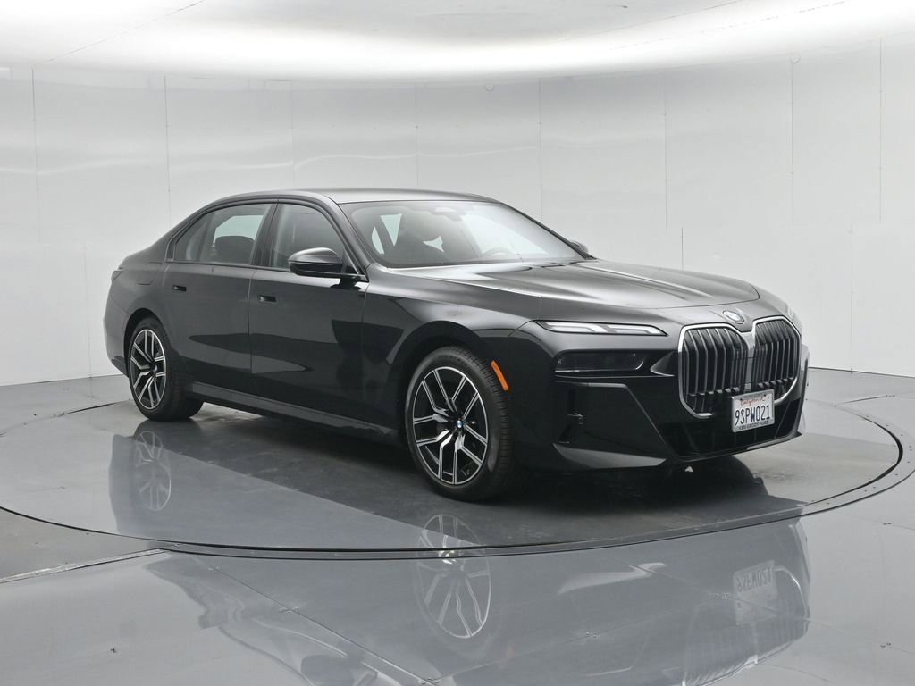Used 2025 BMW 740i image 1